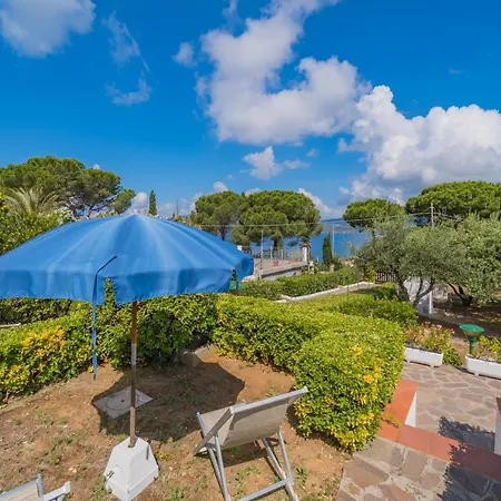Baia Delle Grazie * Casa Morcone