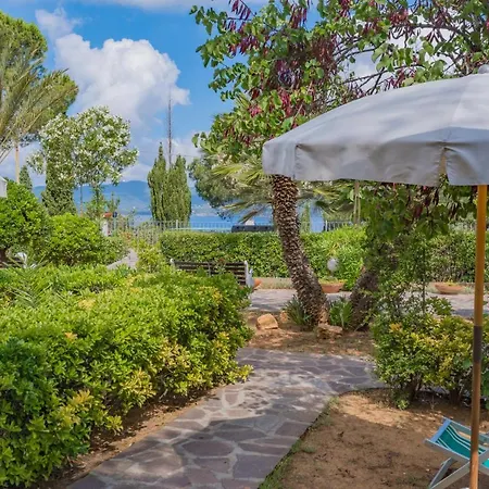 Baia Delle Grazie Aparthotel