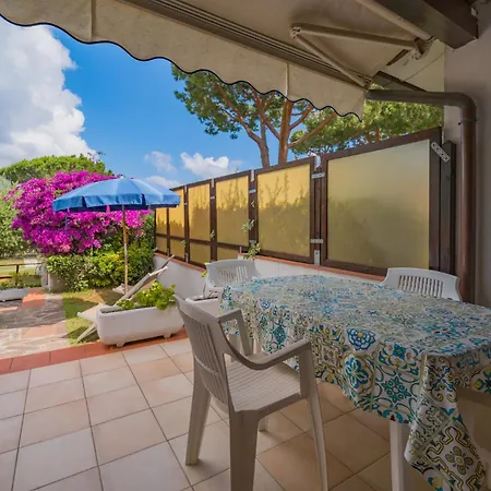 Baia Delle Grazie Aparthotel Casa Morcone