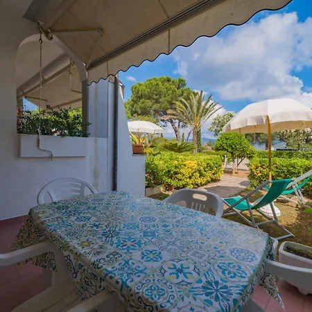 Aparthotel Baia Delle Grazie