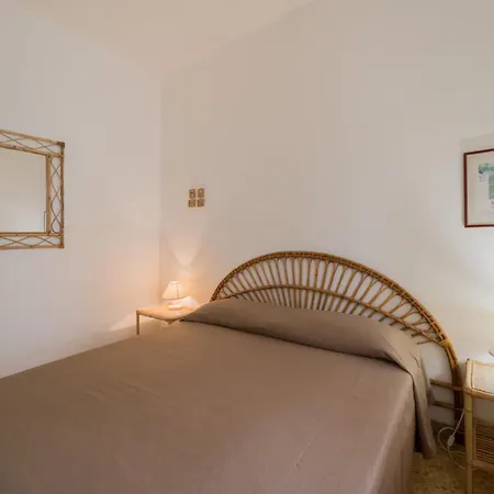 Aparthotel Baia Delle Grazie Casa Morcone