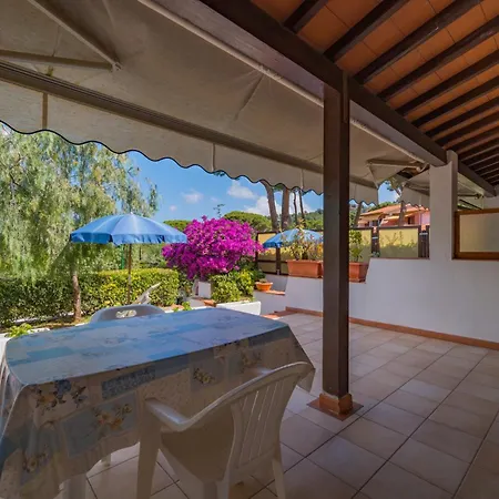 Baia Delle Grazie Aparthotel Casa Morcone