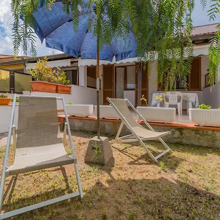 Aparthotel Baia Delle Grazie Casa Morcone