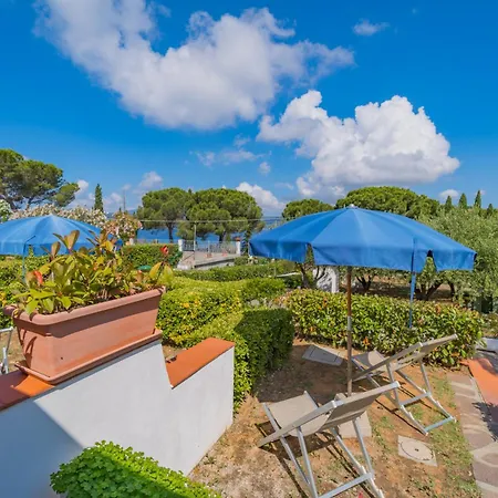 Baia Delle Grazie * Casa Morcone